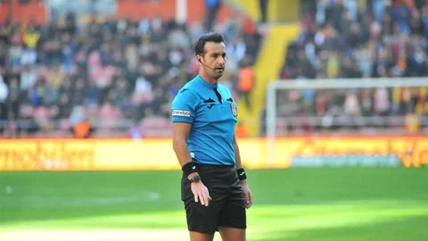 İstanbul'da Kasımpaşa - Beşiktaş maçı için VAR hakemi Kadir Sağlam olarak belirlendi.