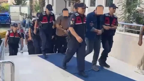 Anamur'da Fuhuş Çetesi Çökertildi: 3 Tutuklama, 2 Kadın Kurtarıldı!