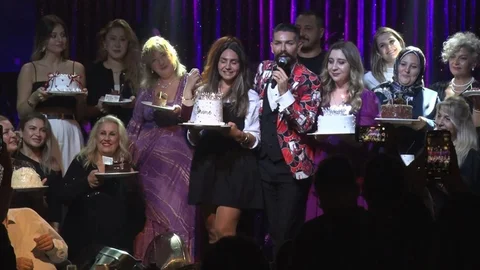 Bursa'da 36 kişinin doğum gününü kutladı