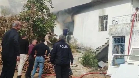 Malatya'da ev yangını paniğe neden oldu