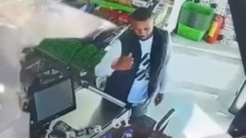 Mezitli’de Bir Markette Balıklı Tuzak: "Arkadaşım Alacak" Deyip Kasadan 4 Bin TL'yi Cebe İndirdi!