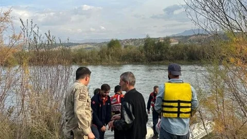Bingöl'de Murat Nehri'nde mahsur kalan vatandaşlar kurtarıldı