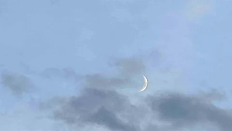 Van'da kartpostallık hilal manzarası