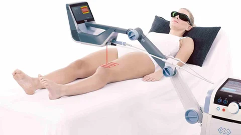 Yapay zeka destekli robotik lazerle bel ve boyun fıtıklarına çözüm sunuluyor