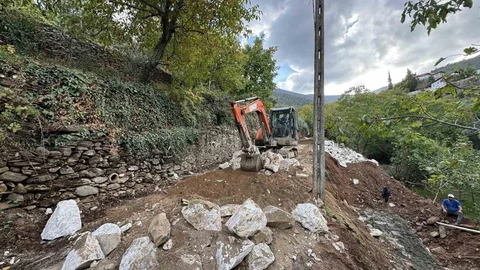 Karacasu'da yol güvenliği artırılıyor