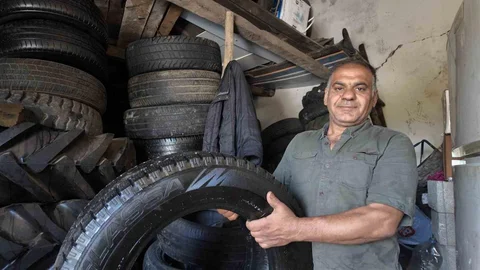 Siirt'te 35 Yıldır Lastik Tamiri Yapıyor