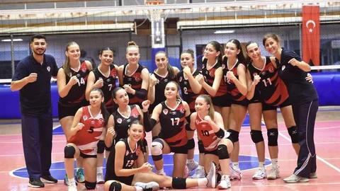 Yunusemre, Aliağa'yı set vermeden yendi
