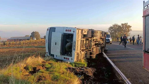 Uşak'ta Tarım İşçileri Midibüs Kazası
