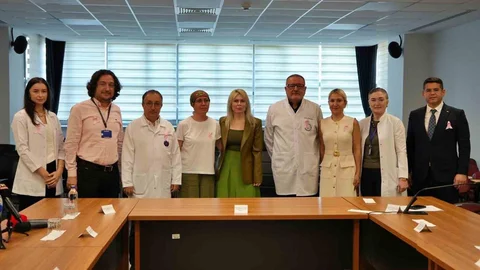 Meme Kanserinde Erken Tanı Umut Oluyor Antalya'da