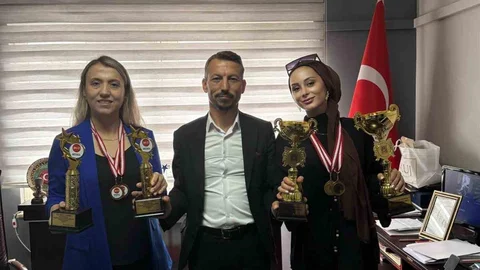 Manisa Kuaförleri Antalya'dan Döndü