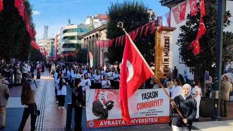 Cumhuriyet Bayramı'nda Zeybek Gösterisi