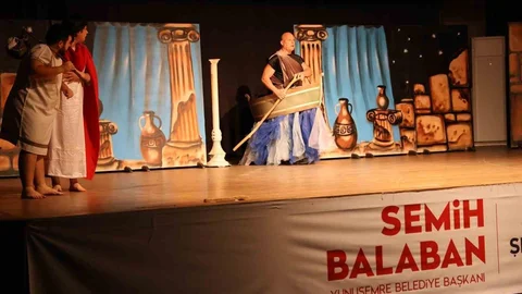 Hades’e Yolculuk Tiyatro Oyunu Manisa'da Sahnelendi