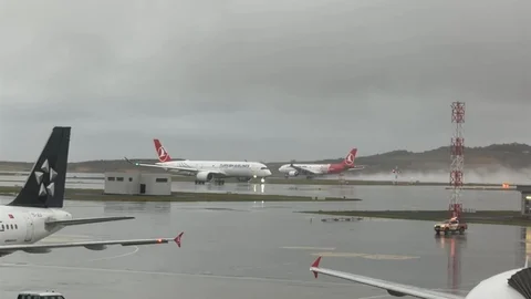 İstanbul Havalimanı’nda yağmur etkili oldu, seferler aksamadı