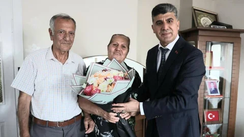 Başkan Vekili Şener, Şehit Emre Öztürk'ün Annesi Beyaz Öztürk'ü Ziyaret Etti