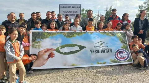 Cumhuriyet İlkokulu'nda Yeşil Vatan Etkinliği