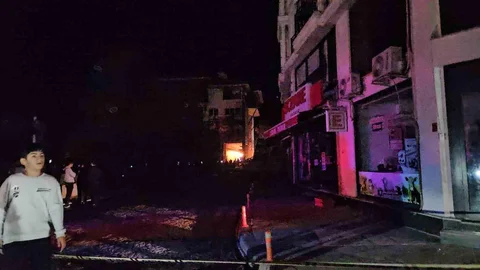 Balıkesir Sındırgı'da Deprem Yıkımı