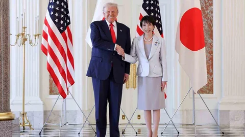 Trump Tokyo’da Japon Başbakanı ile Buluştu