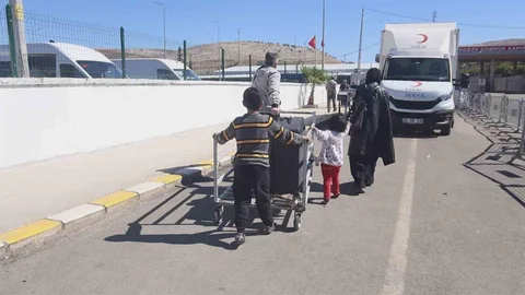 Suriyeli Çocuk Türkiye'yi Terk Etti