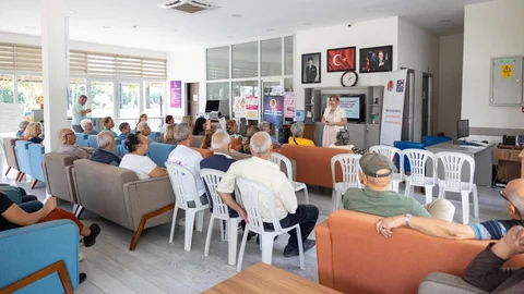 Büyükşehir’den Yenişehir Emekli Evi Üyeleri İçin Meme Kanseri Farkındalık Eğitimi