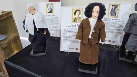 Kahraman Türk Kadınları Sergisi Gölcük'te Açıldı