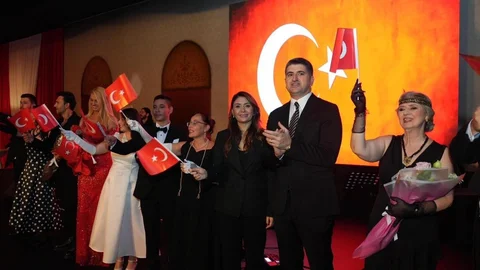 Cumhuriyet'in 102. Yılı Ataşehir'de Kutlandı