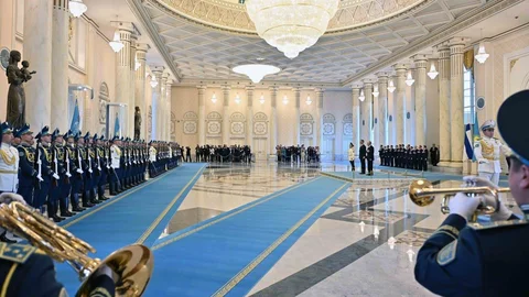 Finlandiya Cumhurbaşkanı Stubb Kazakistan'da