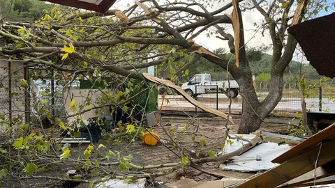 Havran'da Hortum ve Yıldırım Hasara Neden Oldu