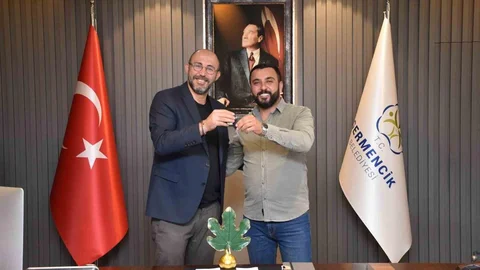 Hüseyin Kaya Traktörün Anahtarını Aldı