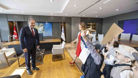 Mersin'de Cumhuriyet Coşkusu Paylaşıldı