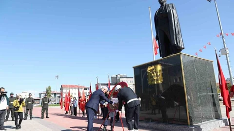 Muş'ta Cumhuriyet Bayramı Kutlanıyor