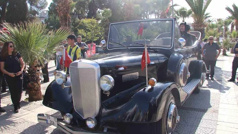 Atatürk'ün Makam Aracı Turgutlu'da Sergilendi