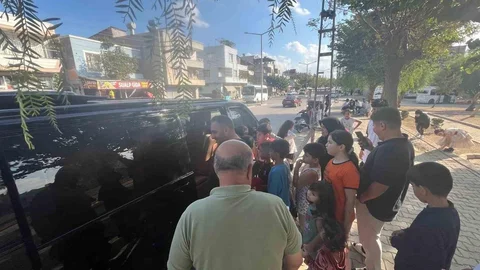 Adana'da Çocuklara Oyuncak Dağıtıldı