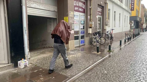 Eskişehir'de Aniden Yağmur Bastırdı