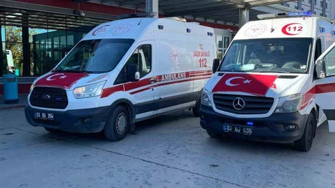 Afyonkarahisar Ambulansları Bayraklarla Süsledi