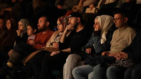 Ekim Ayı Tiyatro Gösterimi Sona Erdi