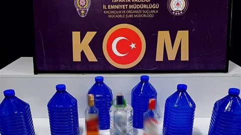 Isparta'da Kaçak Alkol ve Cihazlar Ele Geçirildi