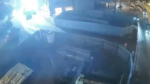 Gebze'de Bina Yıkımı Görüntülendi