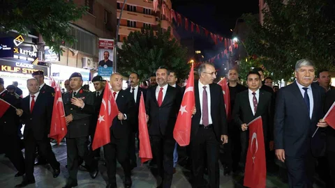 Elazığ'da Fener Alayı Yürüyüşü