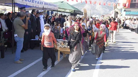 Mersin Bozyazı'da Cumhuriyet Coşkusu