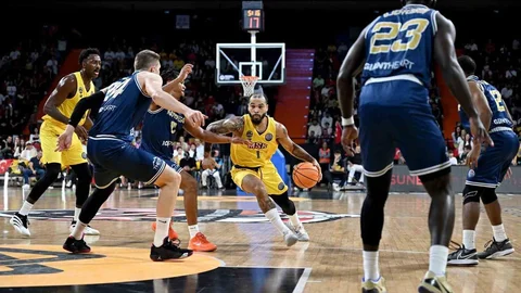 Mersin Spor, Karditsa Iaponiki'yi Yendi