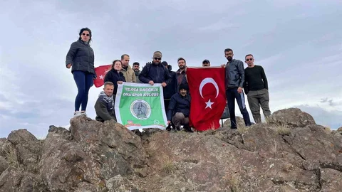 Iğdır'da Dağcıların Zirve Tırmanışı