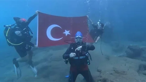 Alanya'da İşaret Diliyle İstiklal Marşı