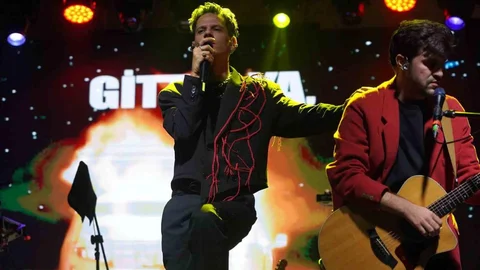 Bilecik’te Yağmura Rağmen Konser Coşkusu