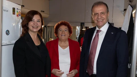 Müziğin Yaşayan Efsanesi Selda Bağcan İle Mersin’de ‘cumhuriyet’ Coşkusu