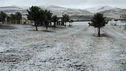 Karayazı'da İlk Kar Yağışı