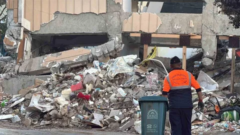Gebze’de Çöken Binada Çalışmalar Başladı