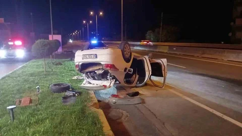 Kocaeli'de Takla Atan Otomobil Kazası