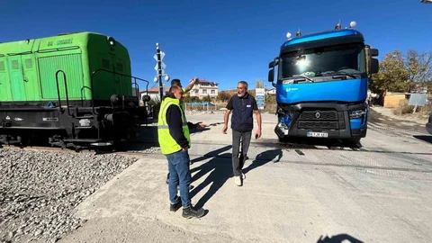 Malatya'da Tır ve Tren Çarpışması