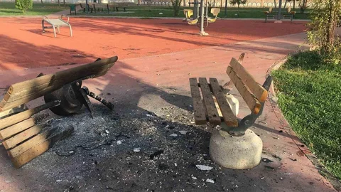 Diyarbakır'da Park Bankları Yanıyor