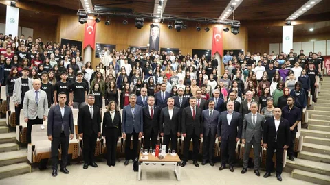 Adana'da Arif Nihat Asya Anması